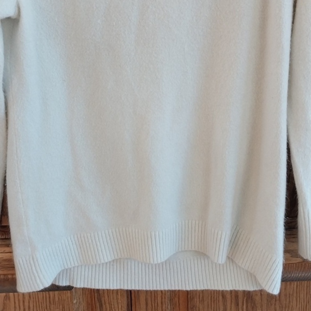 Talbots Vintage Women's Sz Petite Mock Neck Sweater Cream Color Long Sleeves - Picture 8 of 8